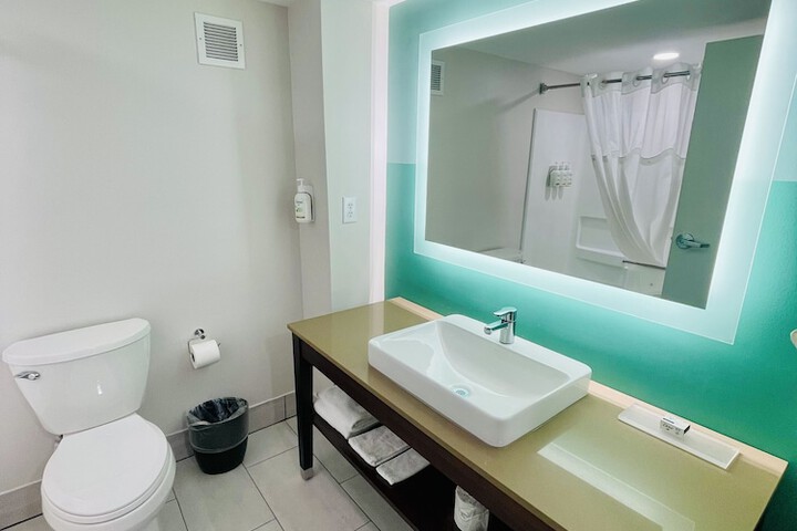 Bathroom sink