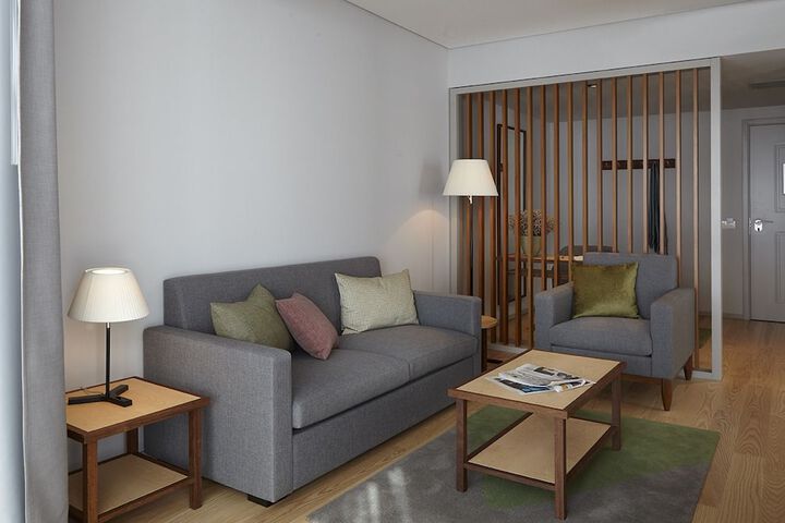 Room 43 of 74