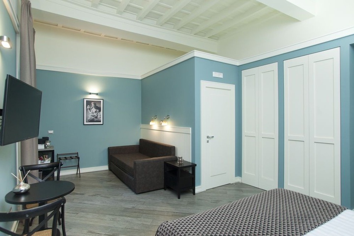 Room 7 of 11