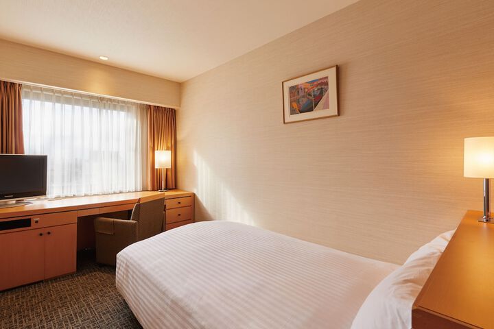 Room 10 of 84
