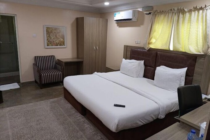 Room 17 of 58