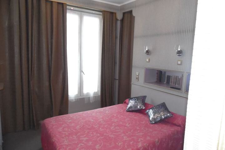 Room 9 of 27