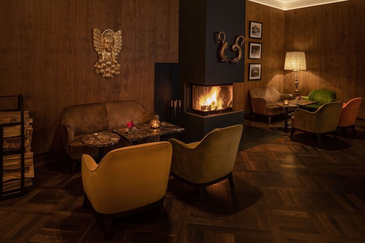 Lounge 59 of 71