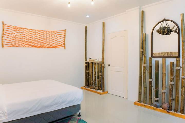 Room 6 of 44