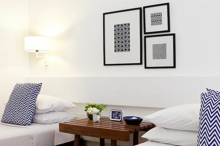 Room 10 of 20