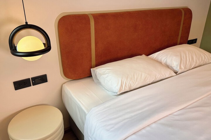 Room 11 of 79