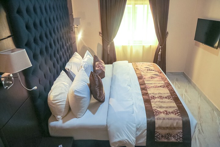 Room 9 of 51