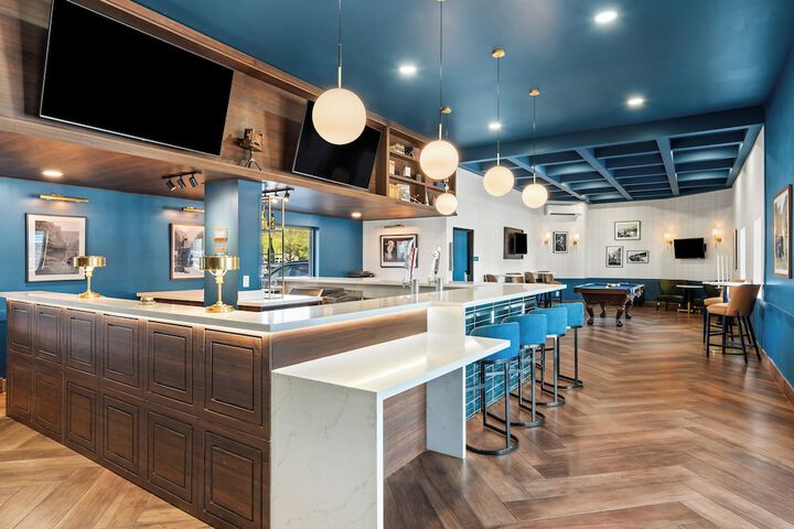 Lobby lounge