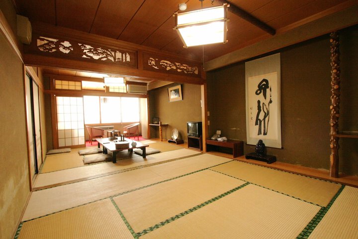 Room 5 of 42