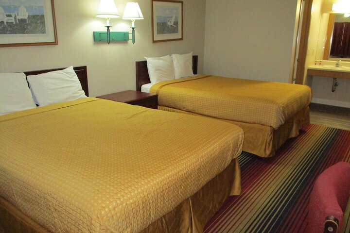 1 Queen Bed (13 of 26)