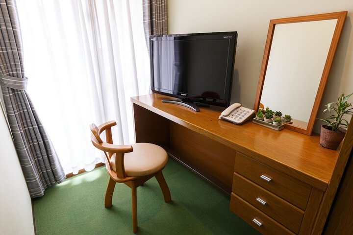 Room 17 of 48
