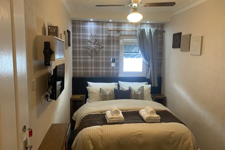 Room 25 of 65