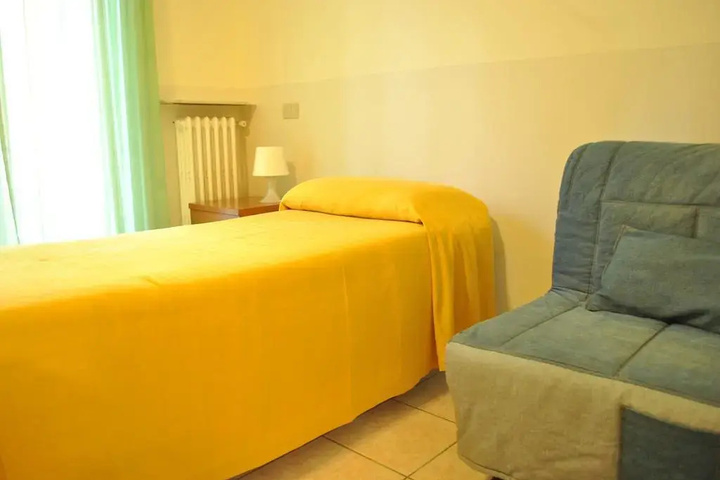 Room 3 of 10