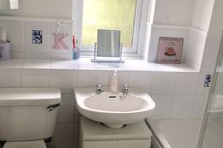 Room 2 of 17