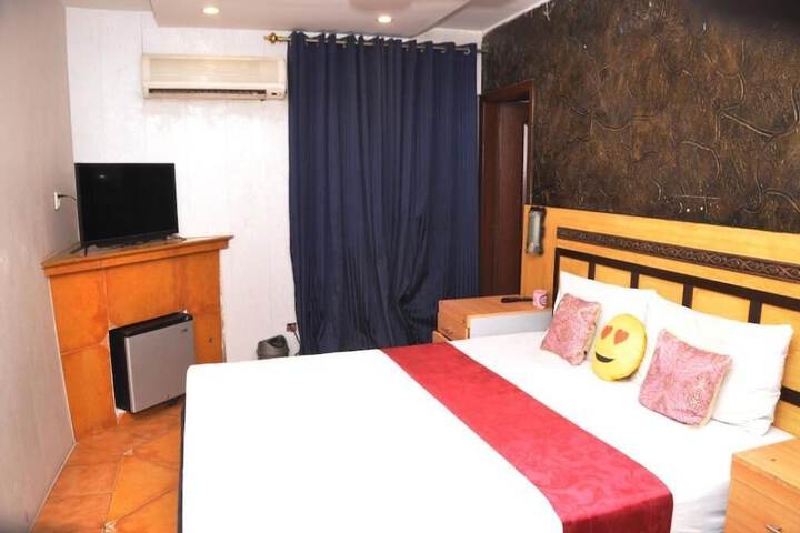 Room 16 of 39