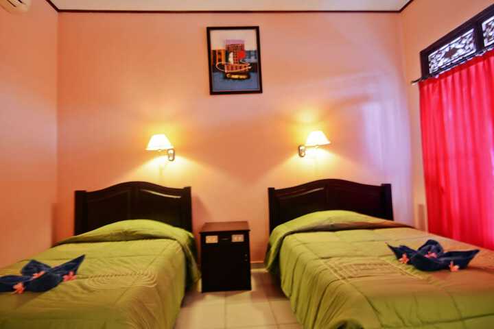 Room 9 of 37