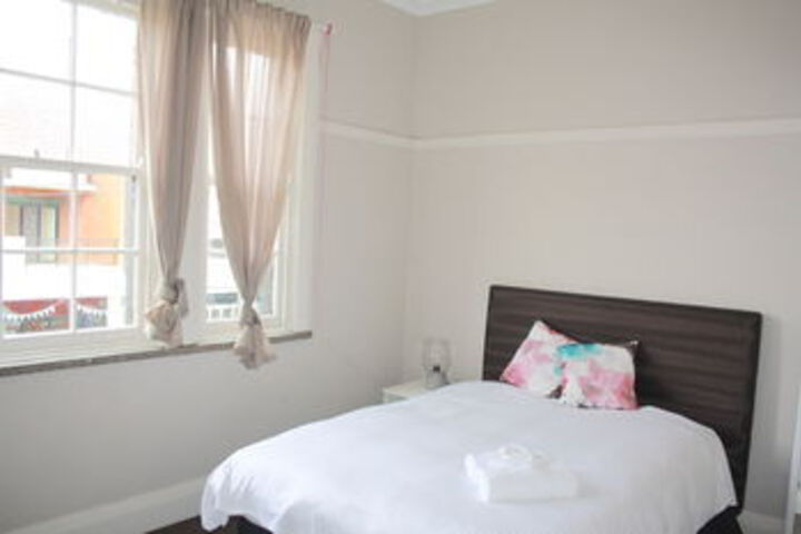 Room 2 of 32