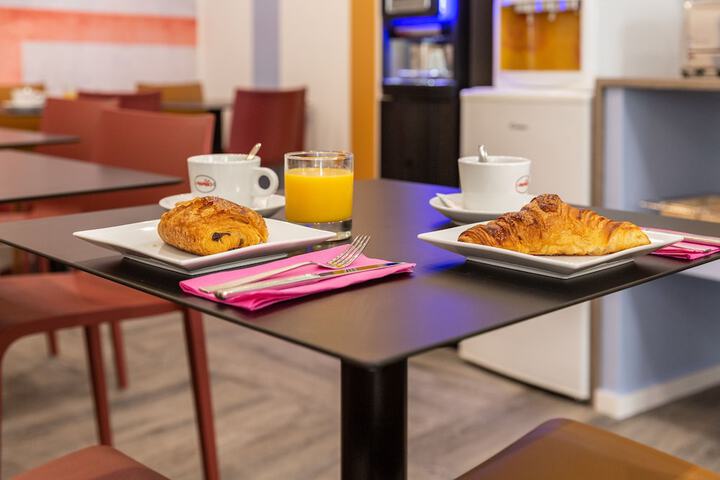Breakfast/Coffee Service 56 of 76