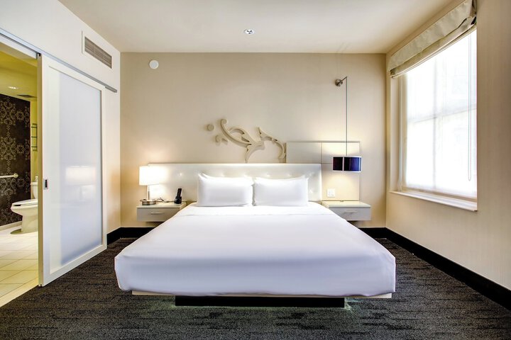 1 King Bed (13 of 21)
