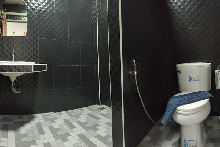 Room 33 of 94