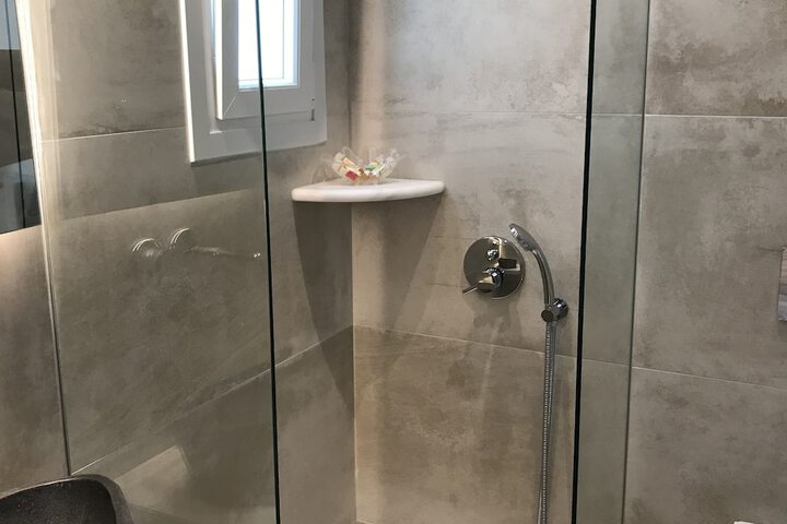 Room 33 of 39
