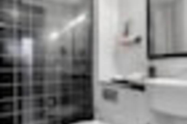Room 185 of 219
