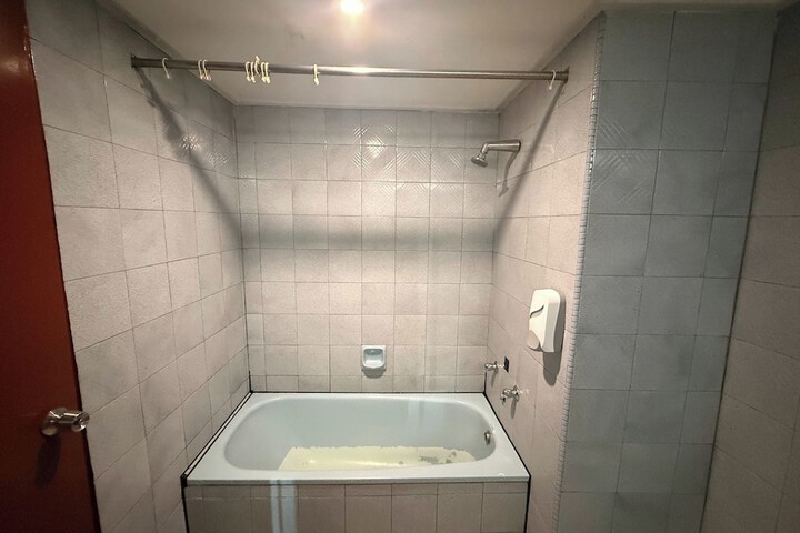 Room 80 of 86