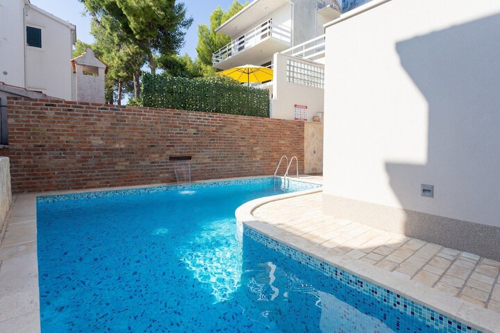 Pool 35 of 65