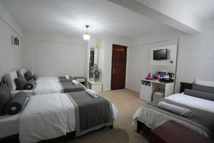 Room 7 of 62