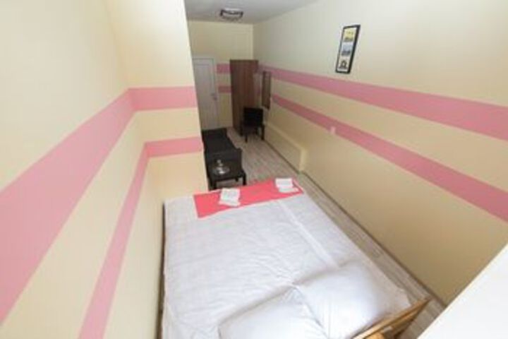Room 37 of 84
