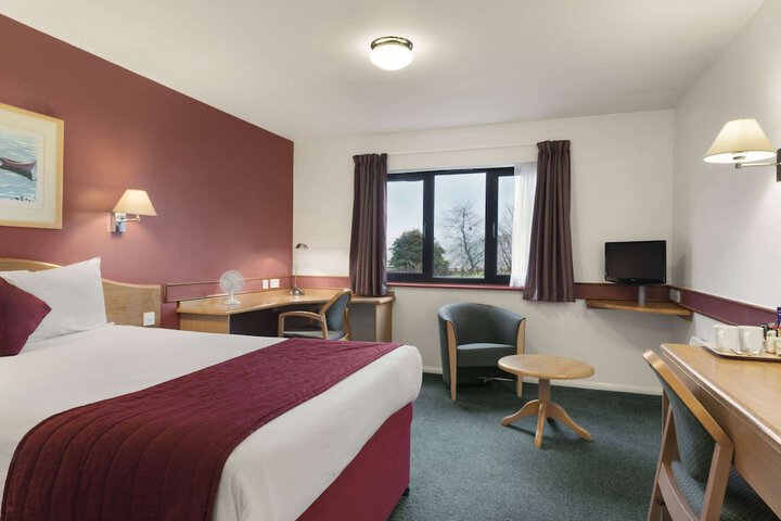Room 16 of 22
