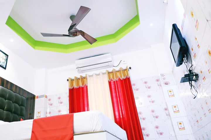 Room 9 of 17