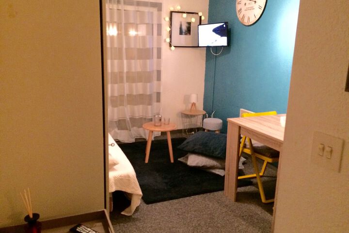 Room 7 of 8
