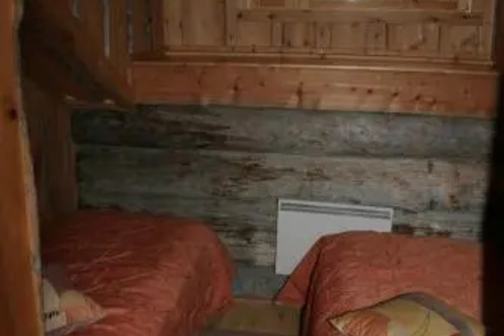 Room 2 of 4