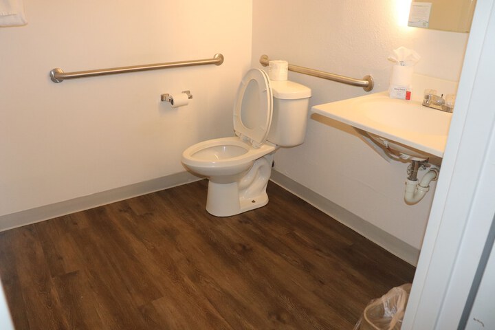 Room 16 of 31