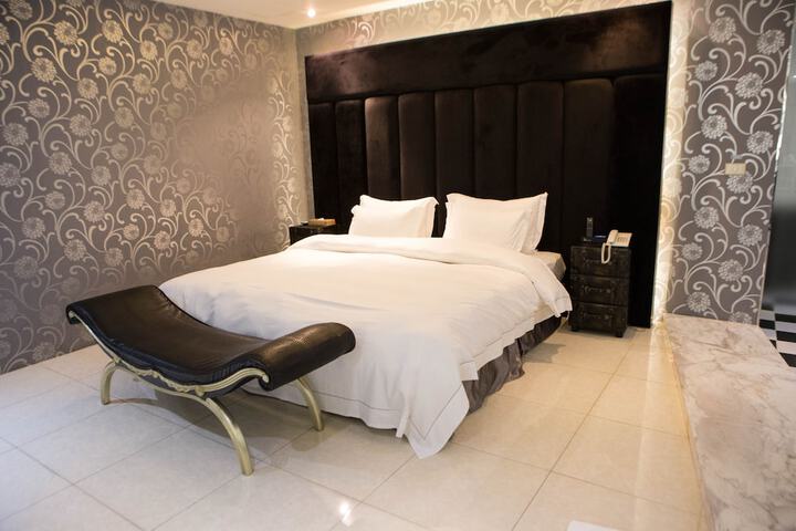 Room 45 of 79