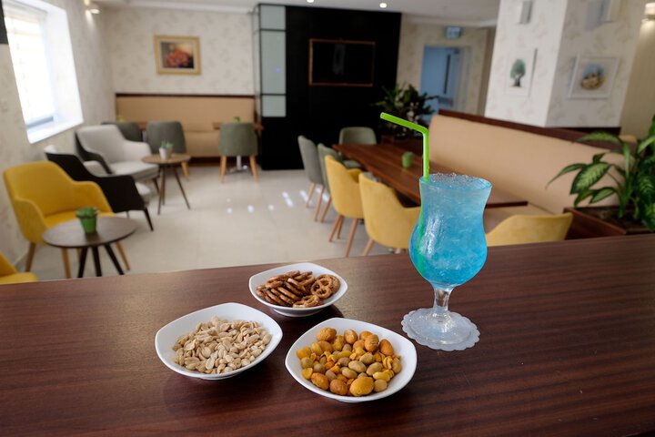 Lounge 57 of 106