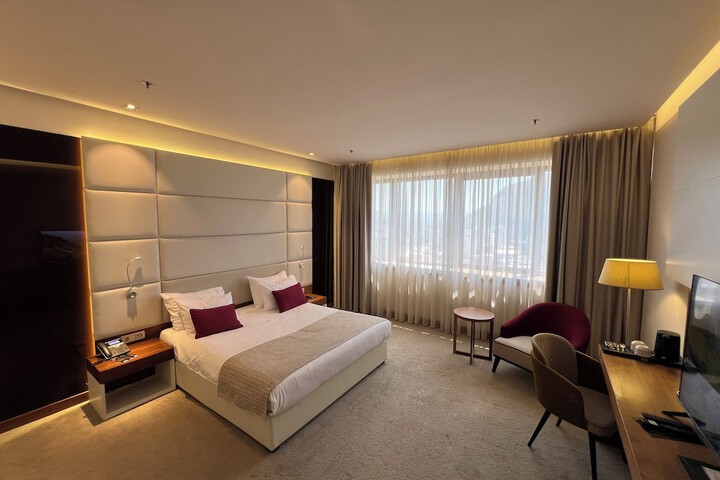 Room 30 of 146