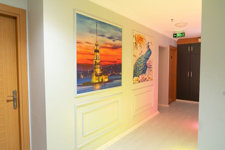 Ballroom/Hall 46 of 52