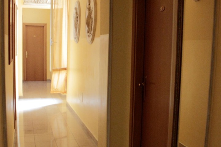 Ballroom/Hall 22 of 28