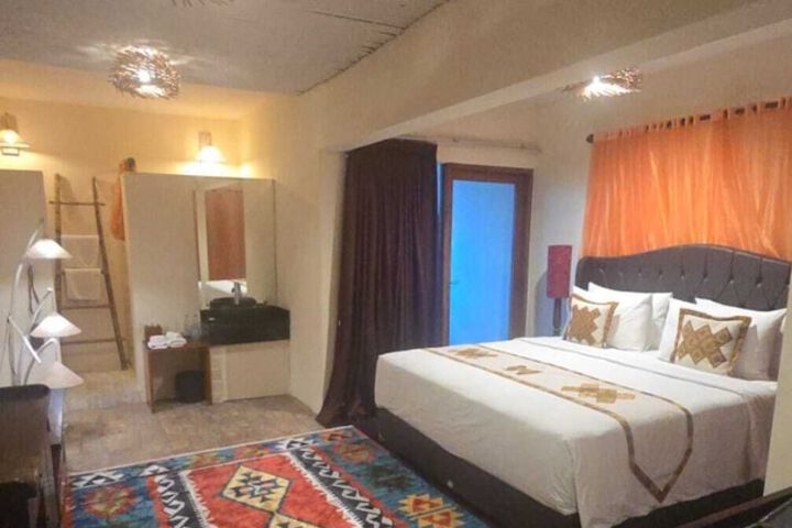 Room 9 of 49