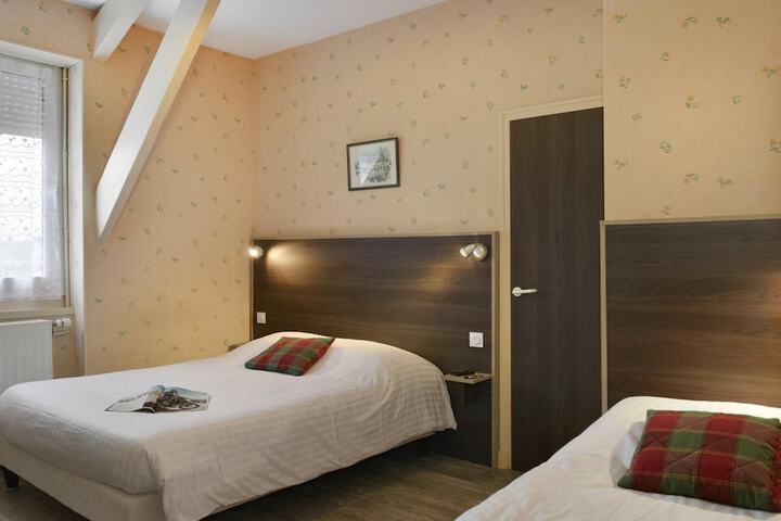 Room 8 of 43