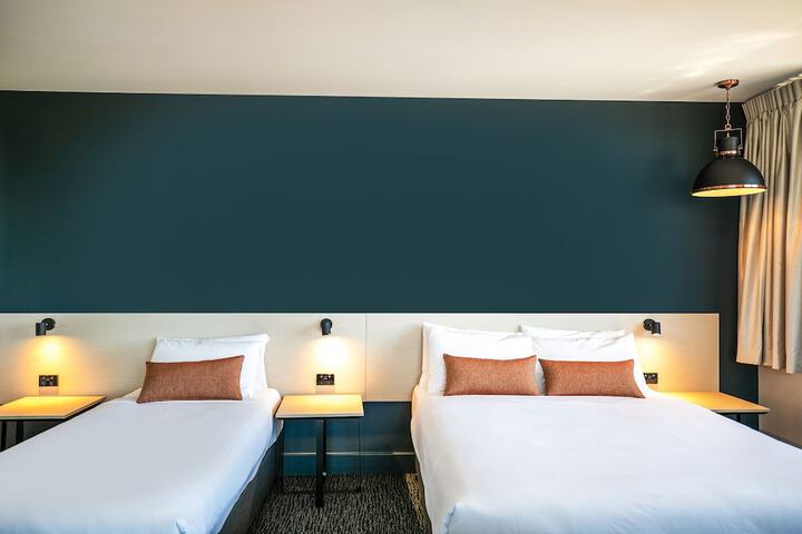 Room 10 of 31