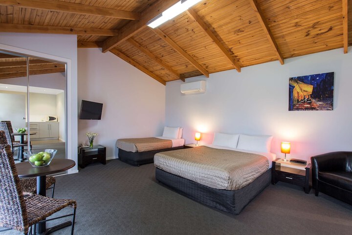 Room 6 of 21