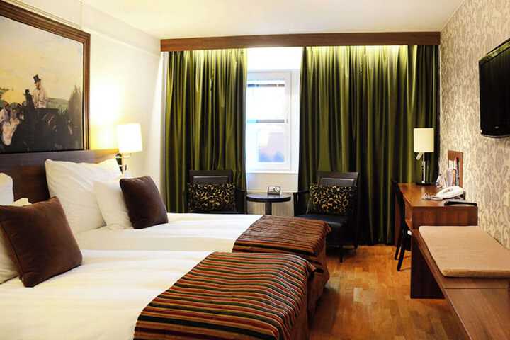 Room 17 of 65