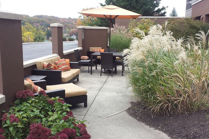 Hotel Exterior 128 of 135