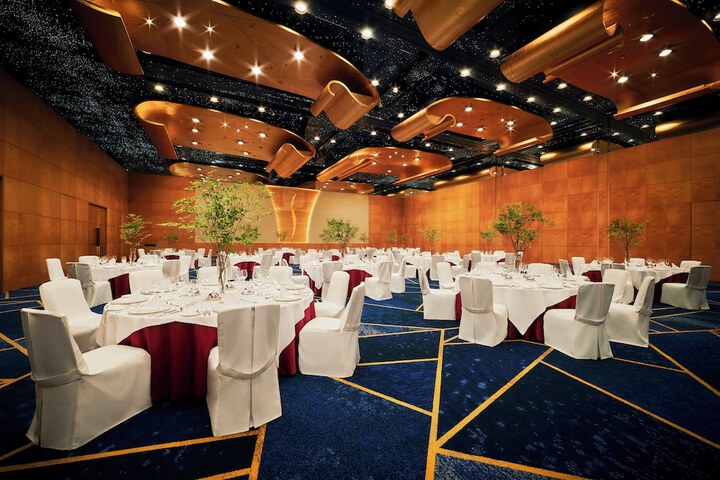 Ballroom/Hall 104 of 134