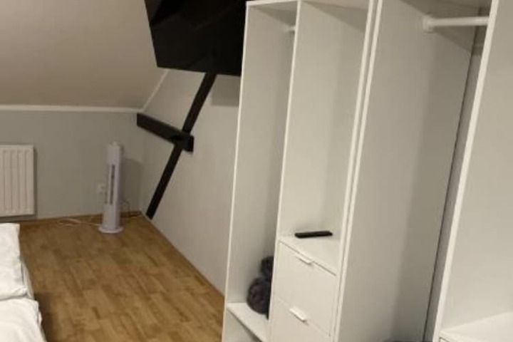 Room 17 of 43