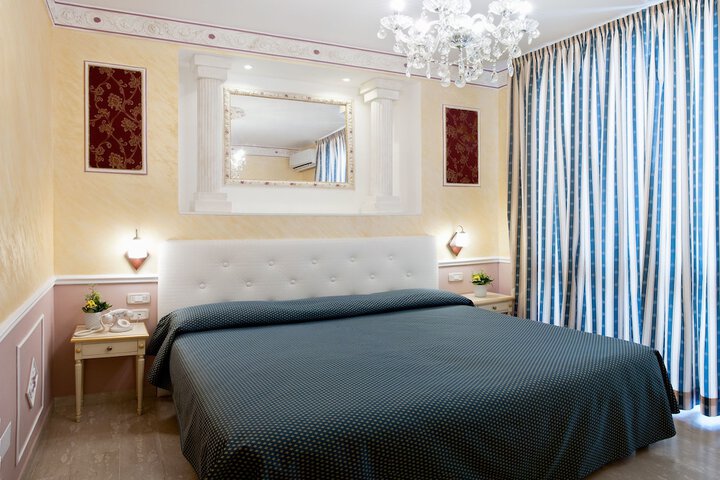 Room 8 of 63