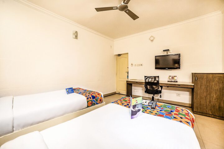 Room 13 of 27
